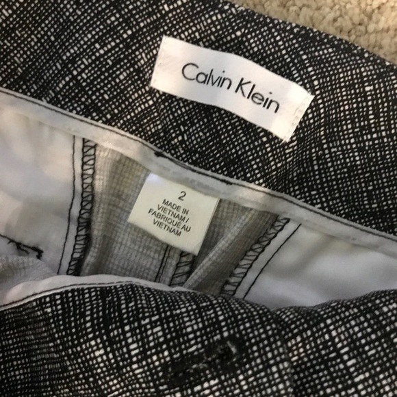 Shorts - Picture 3 of 3